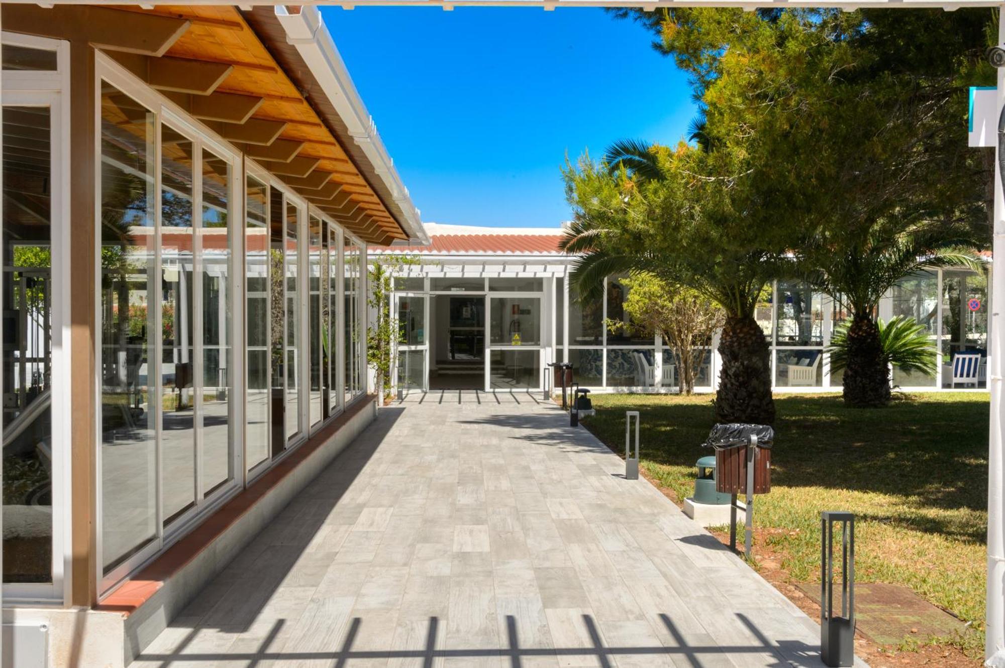 Aparthotel Vibra Club Maritim San Antonio  Exterior foto